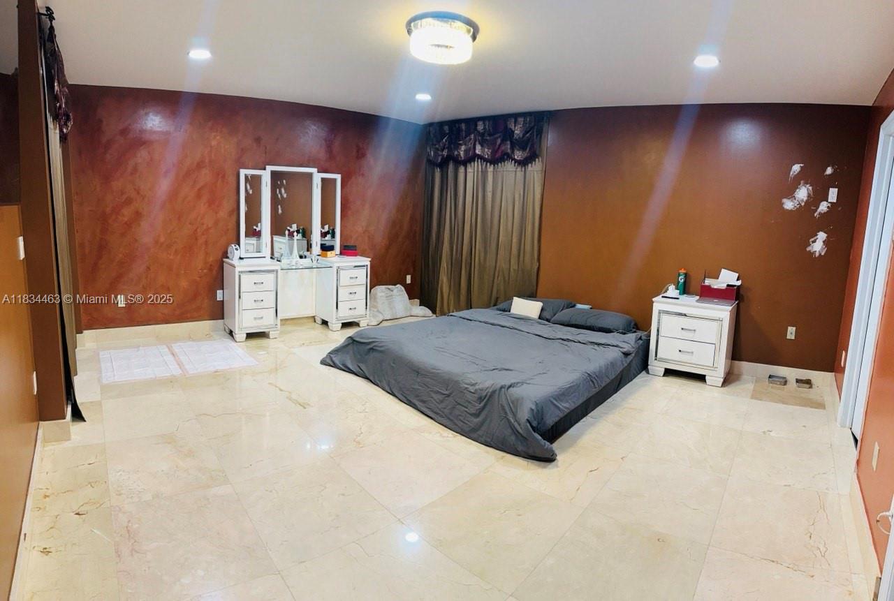 See details 8565 4 / 5 3576 sq. ft. $ 2025-07-16 0 Photo