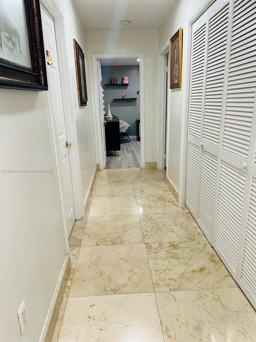 See details 8565 4 / 5 3576 sq. ft. $ 2025-07-16 0 Photo