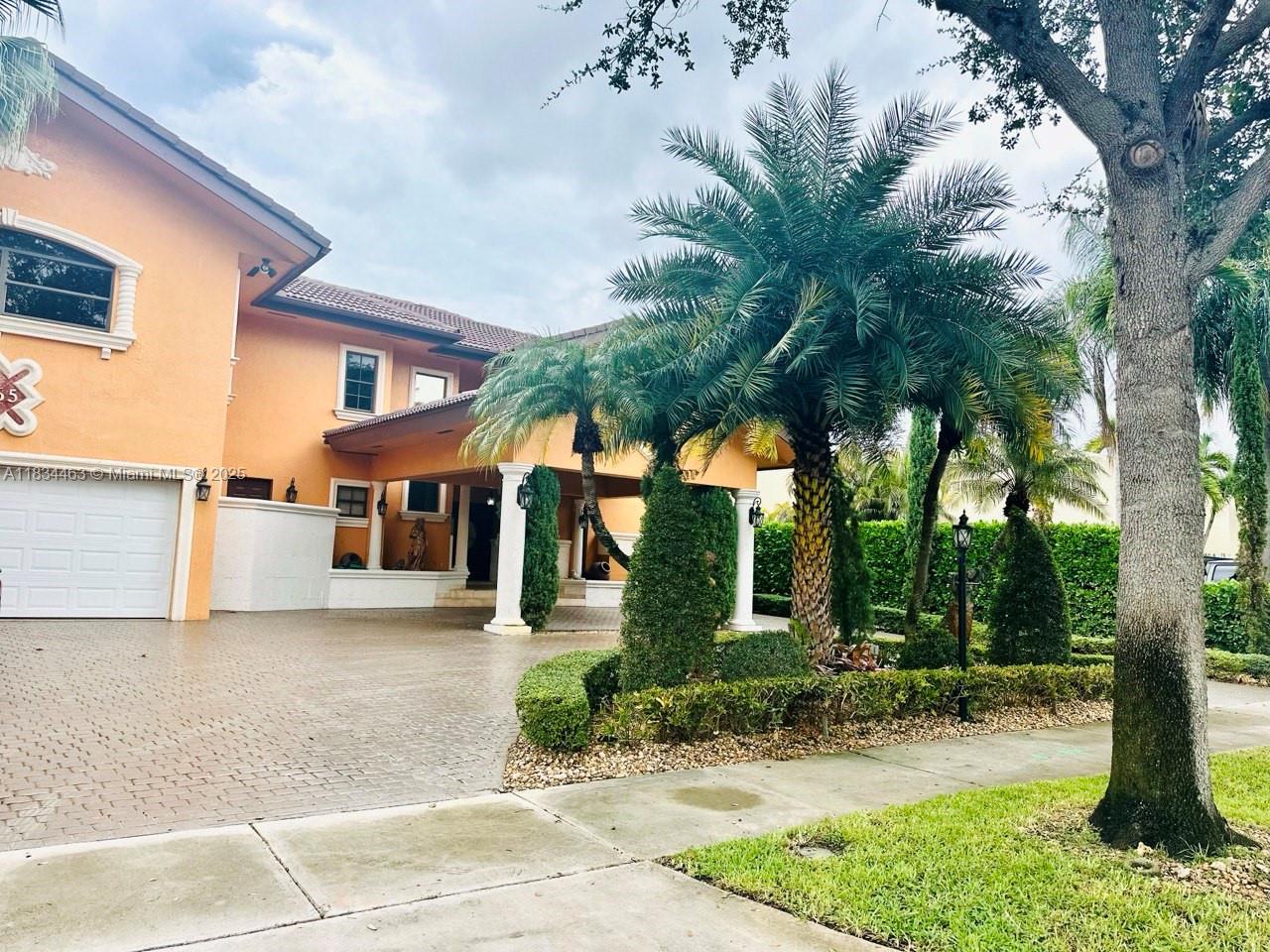 See details 8565 4 / 5 3576 sq. ft. $ 2025-07-16 0 Photo