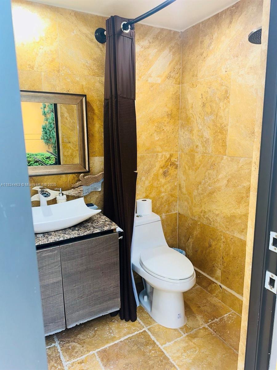 See details 8565 4 / 5 3576 sq. ft. $ 2025-07-16 0 Photo