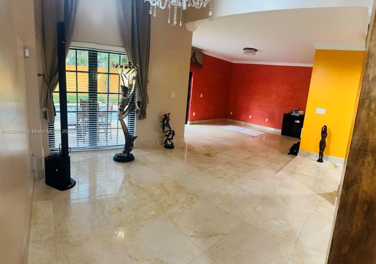 See details 8565 4 / 5 3576 sq. ft. $ 2025-07-16 0 Photo