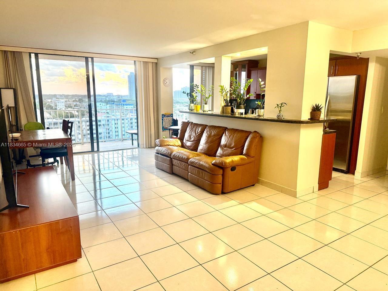 See details 1208 2 / 2 1240 sq. ft. $ 2025-07-28 0 Photo