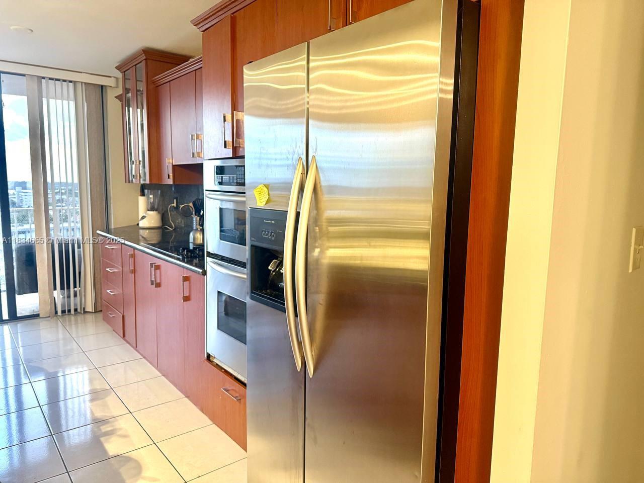 See details 1208 2 / 2 1240 sq. ft. $ 2025-07-28 0 Photo