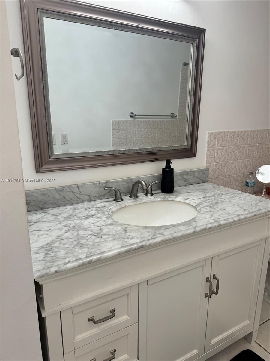 Photo of 1817 Ocean Dr #419, Hallandale Beach, Florida, 33009 -