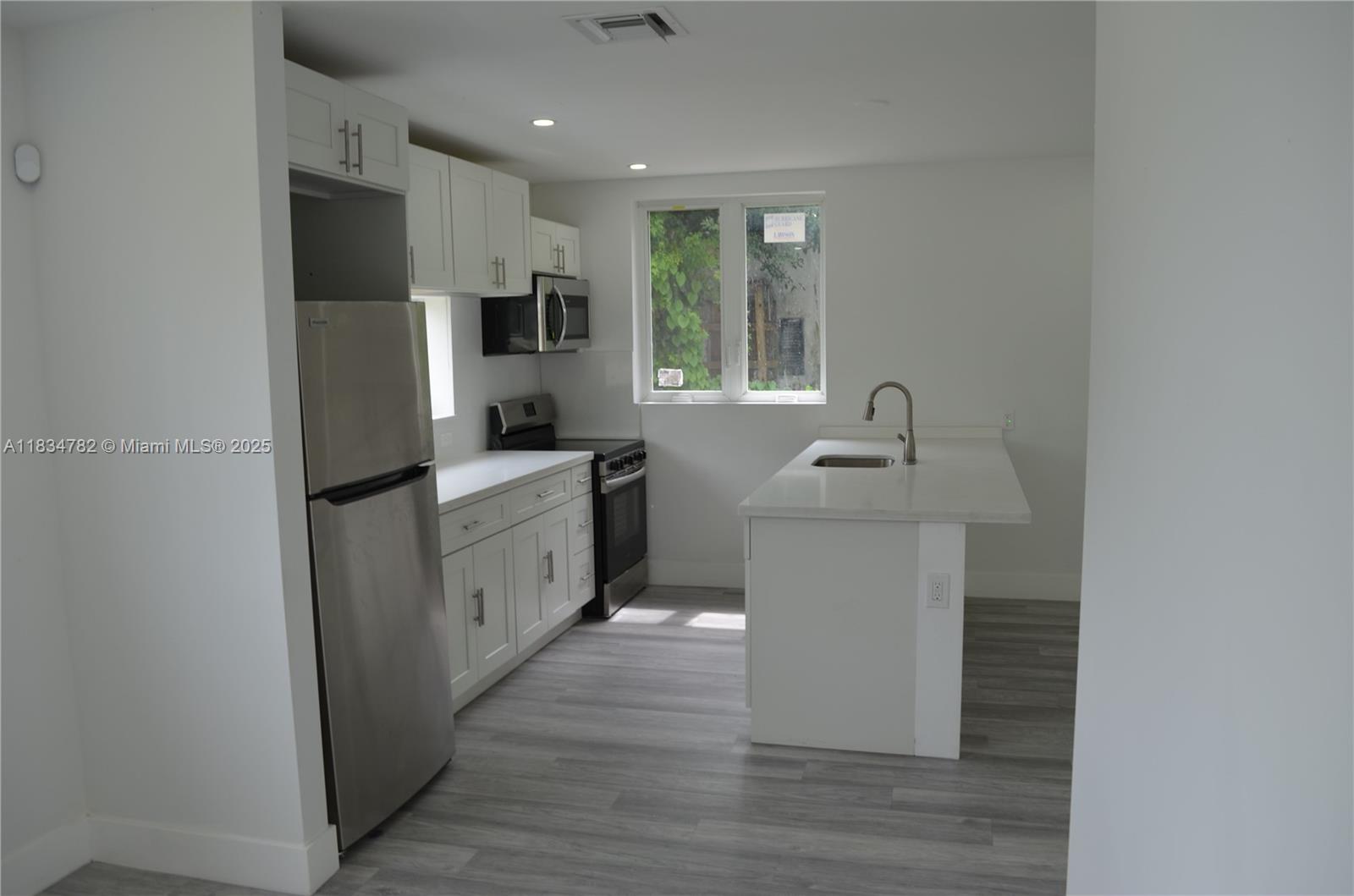 See details / 2648 sq. ft. $ 2025-07-05 0 Photo
