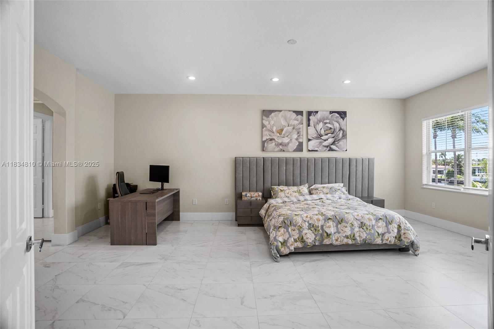 Photo of 1580 Shoreline Way  (1580), Hollywood, Florida, 33019 - 