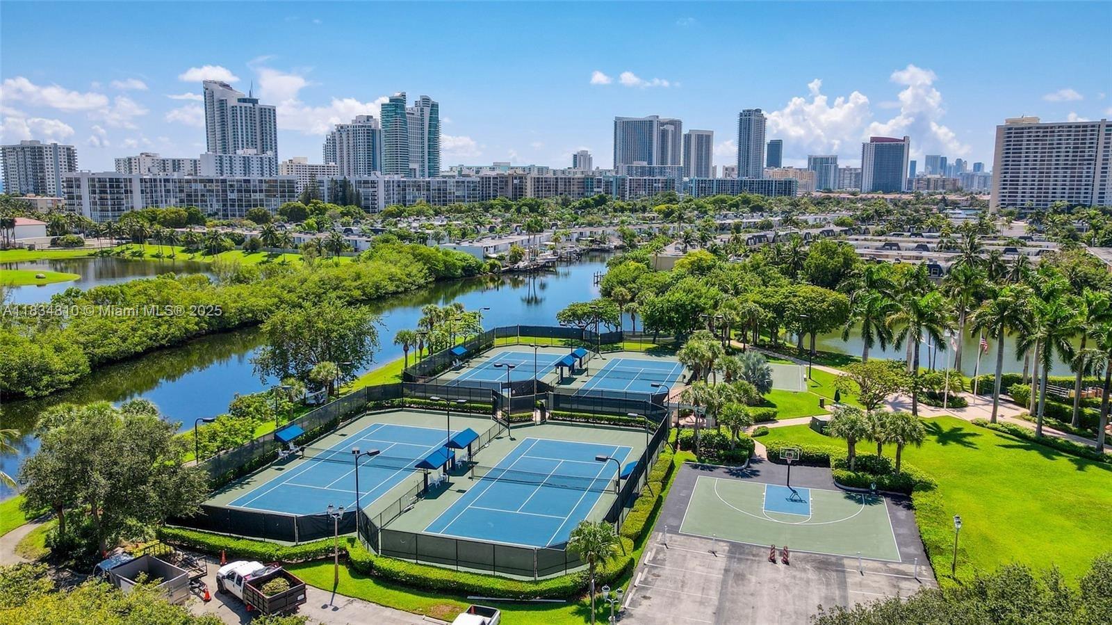 Photo of 1580 Shoreline Way  (1580), Hollywood, Florida, 33019 - 