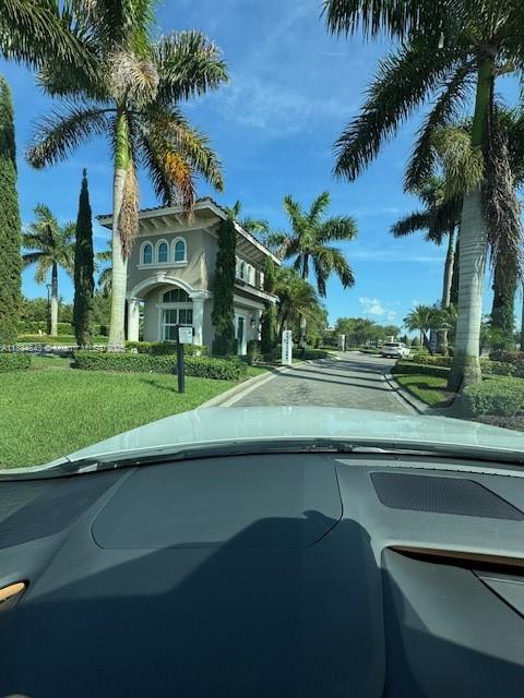 Ver detalles 1063 3 / 3 2049 sq. ft. $ 2025-07-06 0 foto