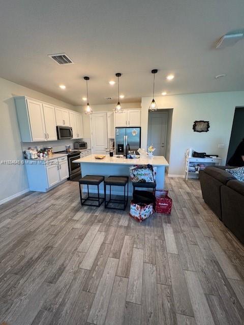 Ver detalles 1063 3 / 3 2049 sq. ft. $ 2025-07-06 0 foto