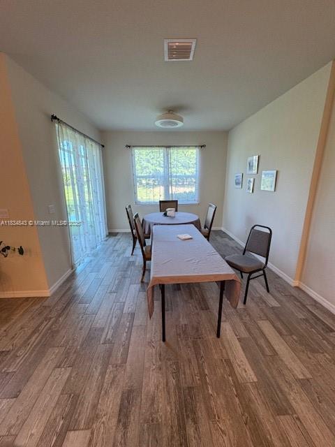 Ver detalles 1063 3 / 3 2049 sq. ft. $ 2025-07-06 0 foto