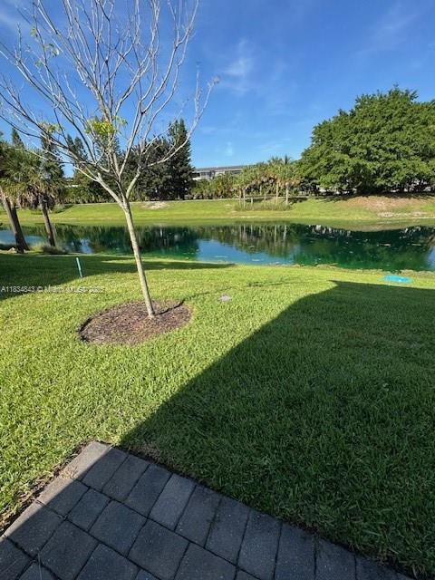 Ver detalles 1063 3 / 3 2049 sq. ft. $ 2025-07-06 0 foto