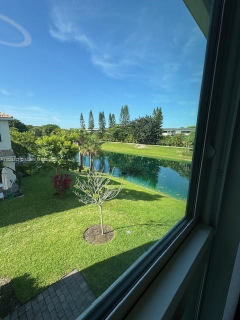 Ver detalles 1063 3 / 3 2049 sq. ft. $ 2025-07-06 0 foto
