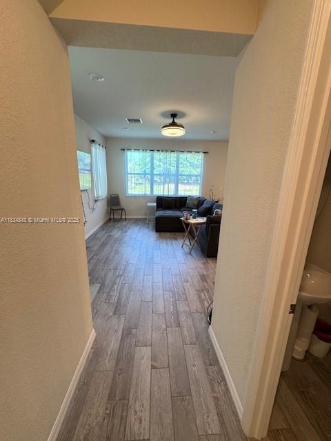 Ver detalles 1063 3 / 3 2049 sq. ft. $ 2025-07-06 0 foto