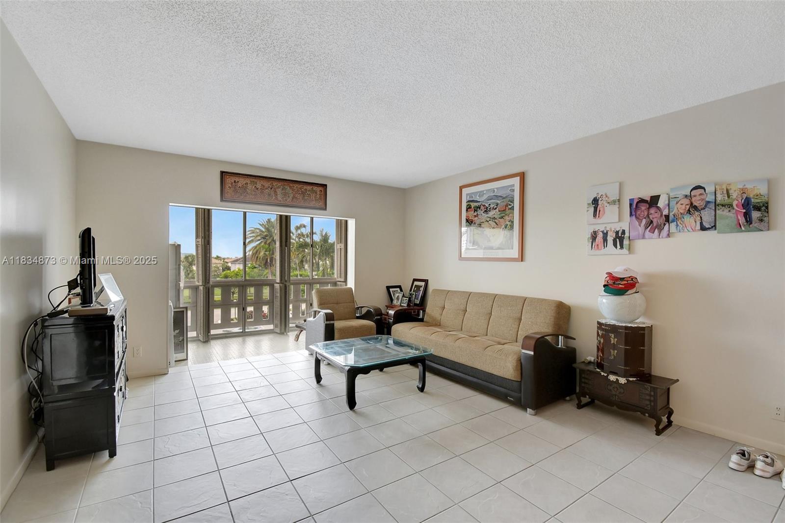 See details 306 1 / 2 844 sq. ft. $ 2025-07-21 0 Photo