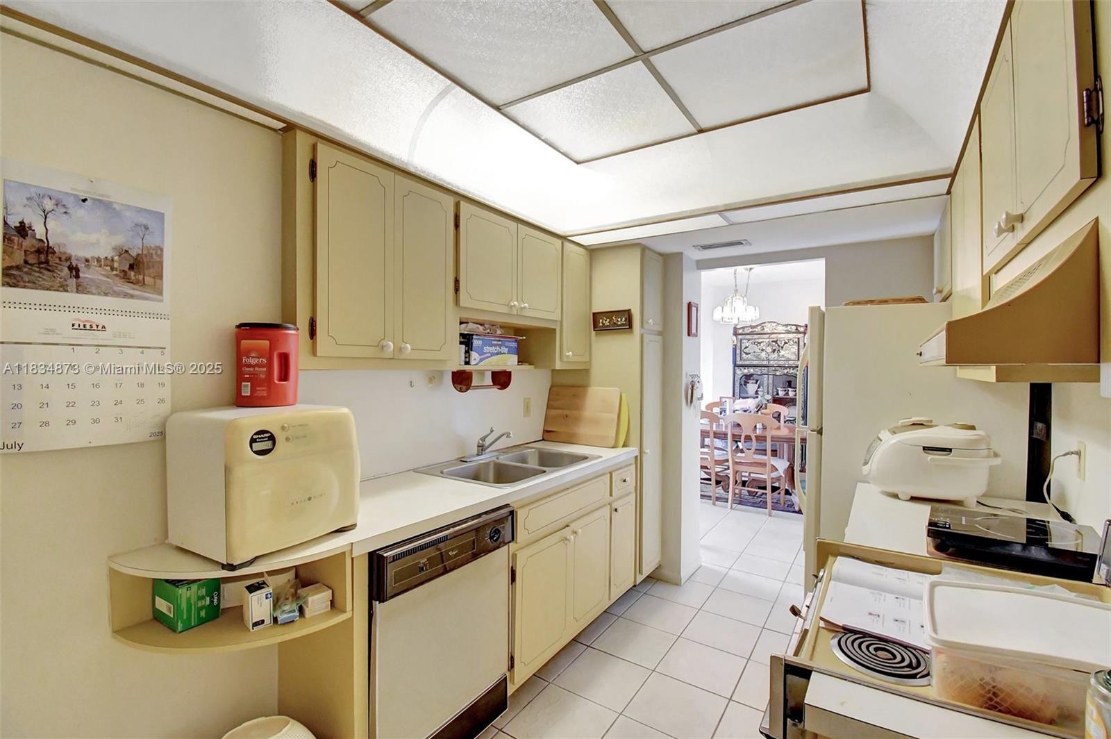 See details 306 1 / 2 844 sq. ft. $ 2025-07-21 0 Photo