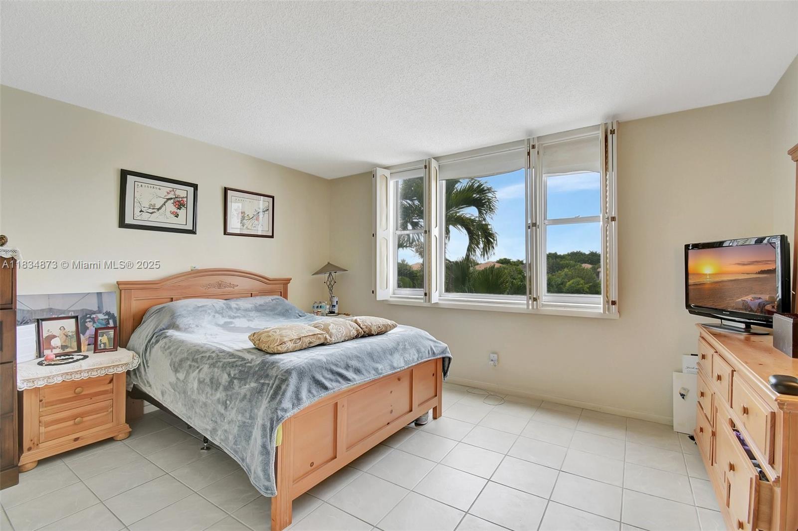 See details 306 1 / 2 844 sq. ft. $ 2025-07-21 0 Photo