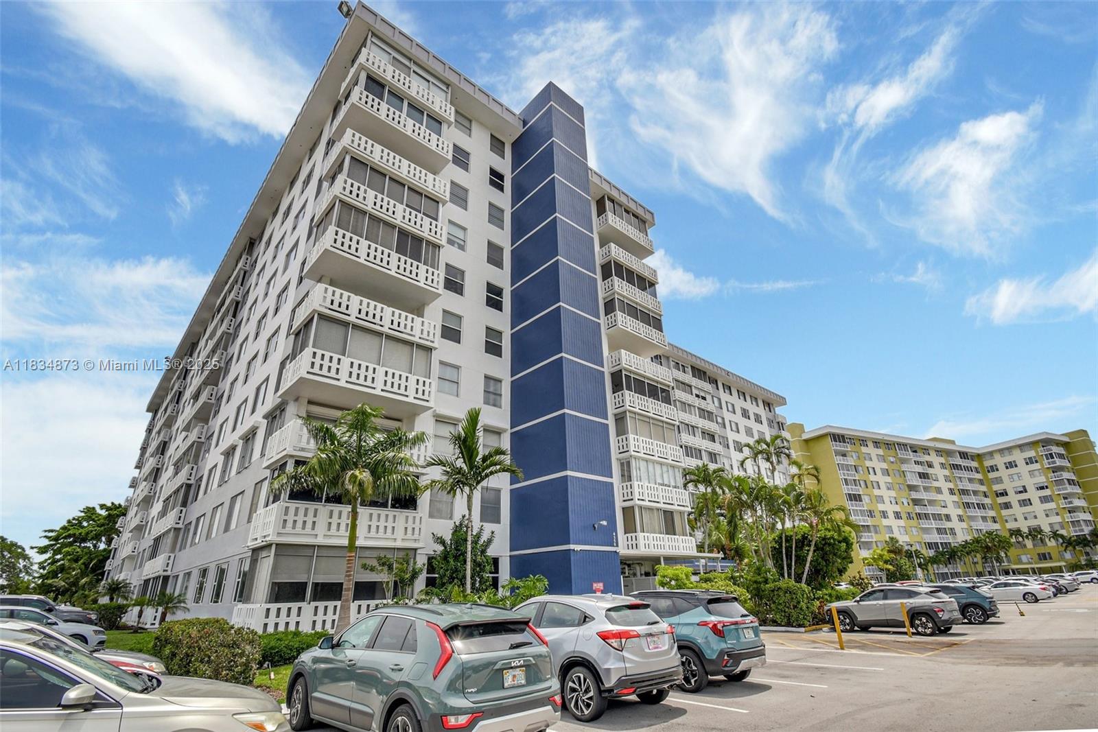 See details 306 1 / 2 844 sq. ft. $ 2025-07-21 0 Photo