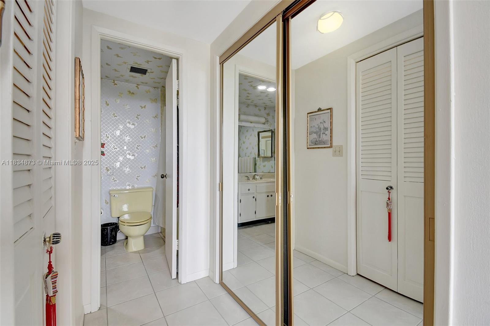 See details 306 1 / 2 844 sq. ft. $ 2025-07-21 0 Photo