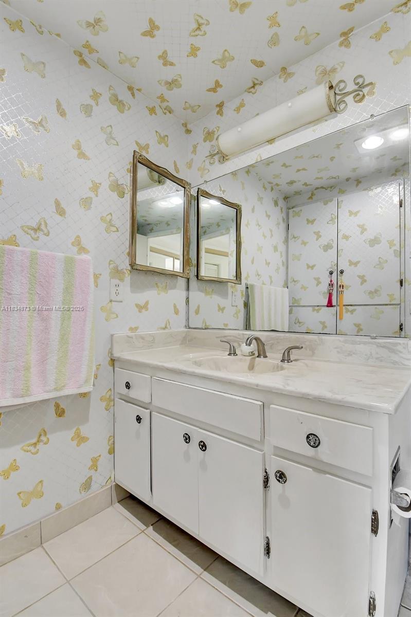 See details 306 1 / 2 844 sq. ft. $ 2025-07-21 0 Photo
