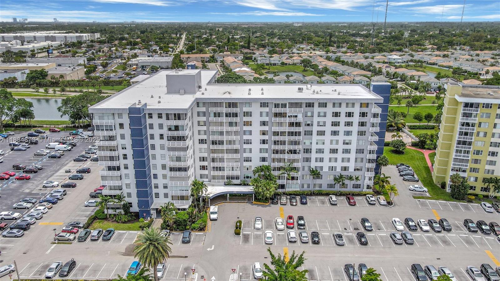 See details 306 1 / 2 844 sq. ft. $ 2025-07-21 0 Photo