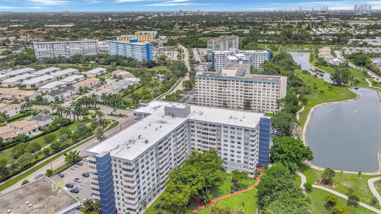 See details 306 1 / 2 844 sq. ft. $ 2025-07-21 0 Photo
