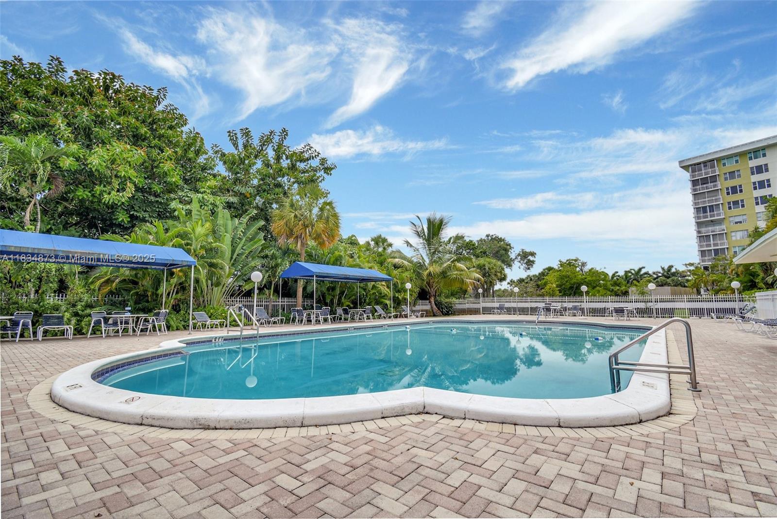 See details 306 1 / 2 844 sq. ft. $ 2025-07-21 0 Photo