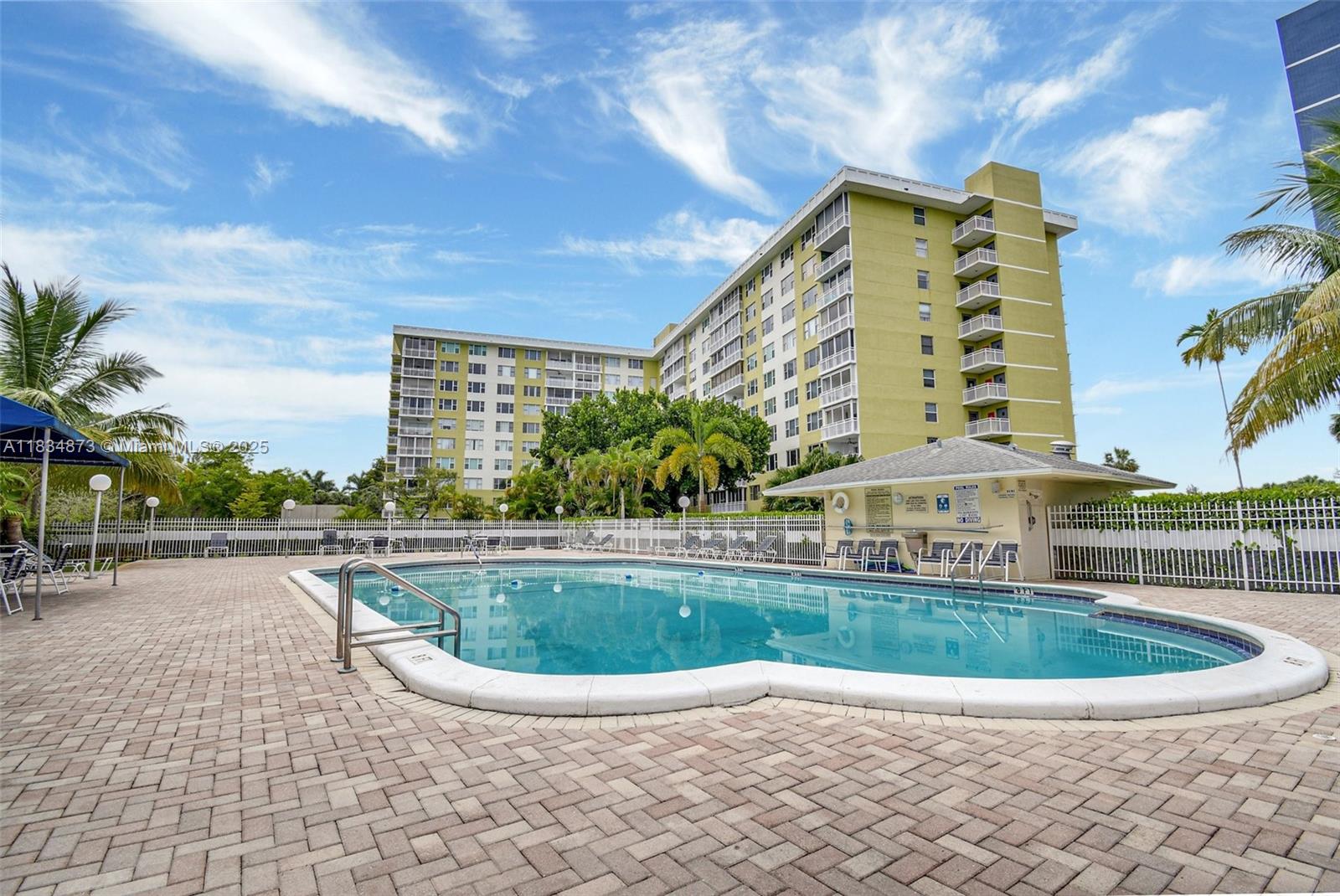 See details 306 1 / 2 844 sq. ft. $ 2025-07-21 0 Photo