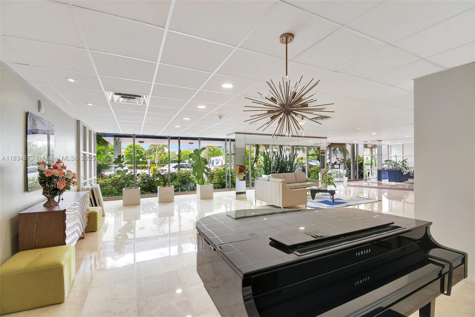 See details 306 1 / 2 844 sq. ft. $ 2025-07-21 0 Photo