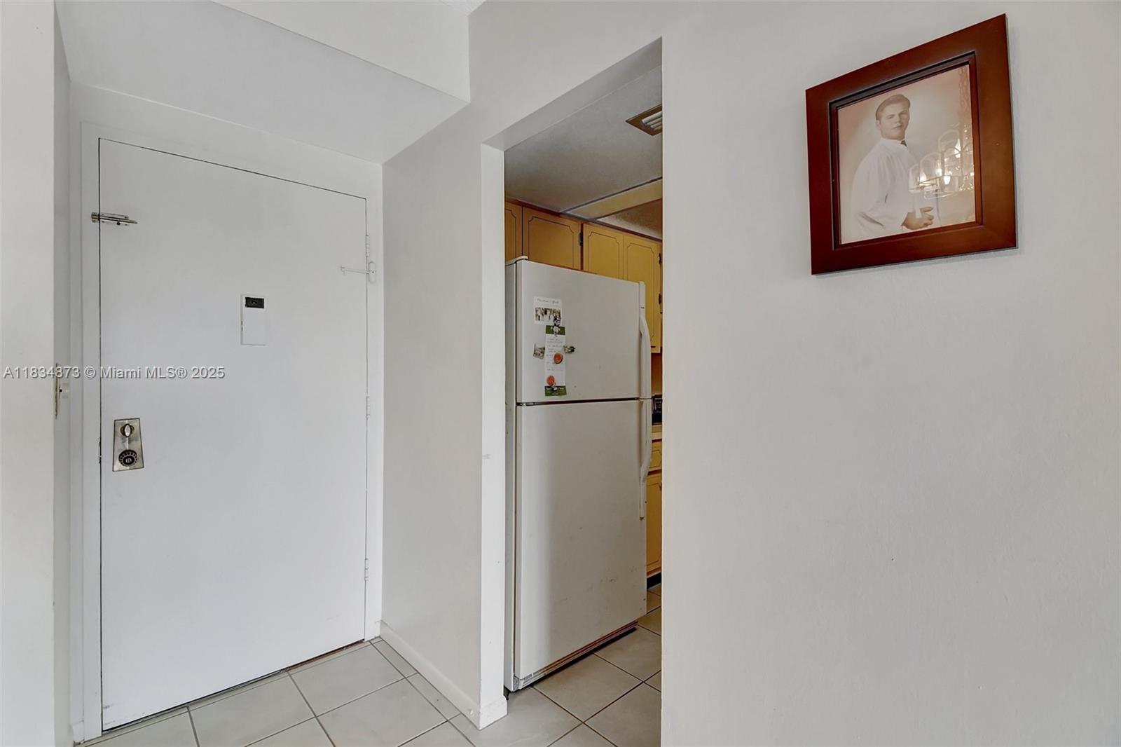 See details 306 1 / 2 844 sq. ft. $ 2025-07-21 0 Photo