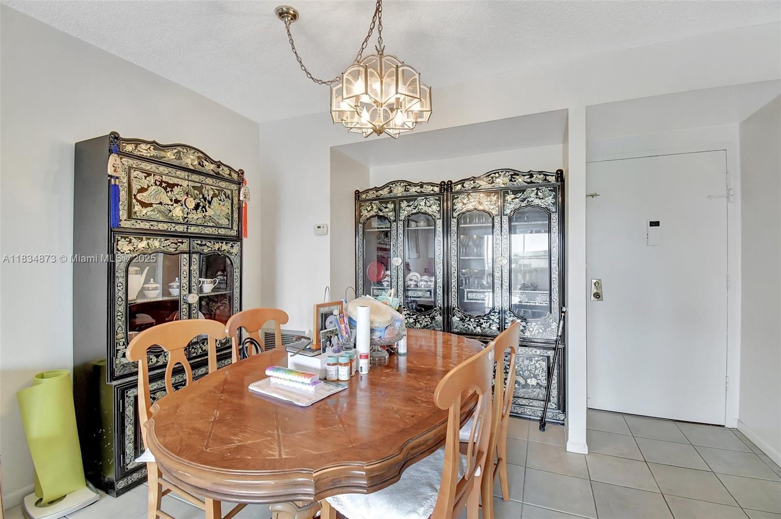 See details 306 1 / 2 844 sq. ft. $ 2025-07-21 0 Photo