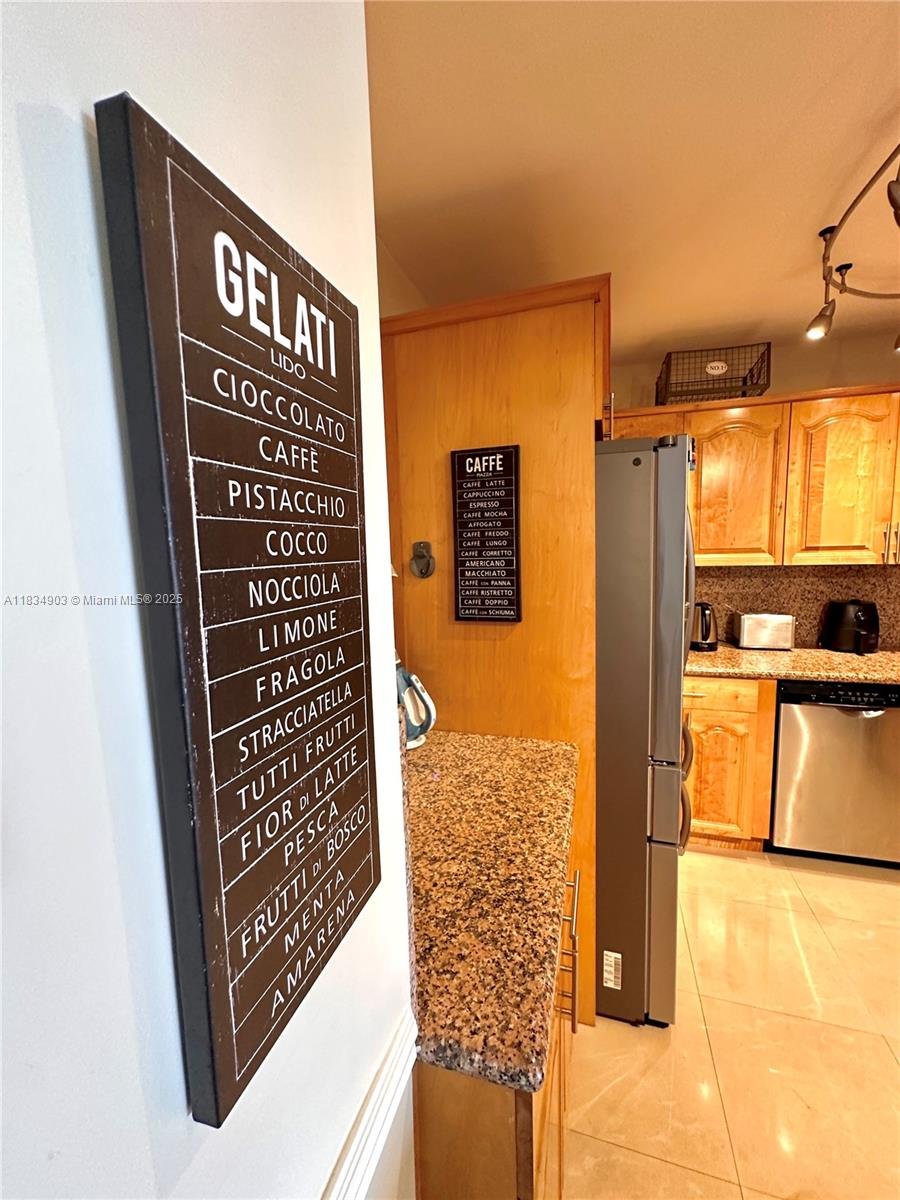 610 2 / 2 1220 sq. ft. $ 2025-07-06 0 foto