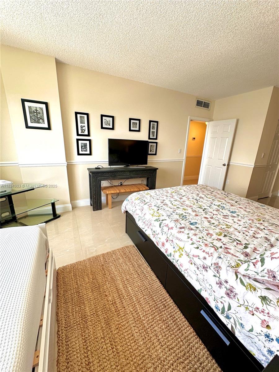 610 2 / 2 1220 sq. ft. $ 2025-07-06 0 foto