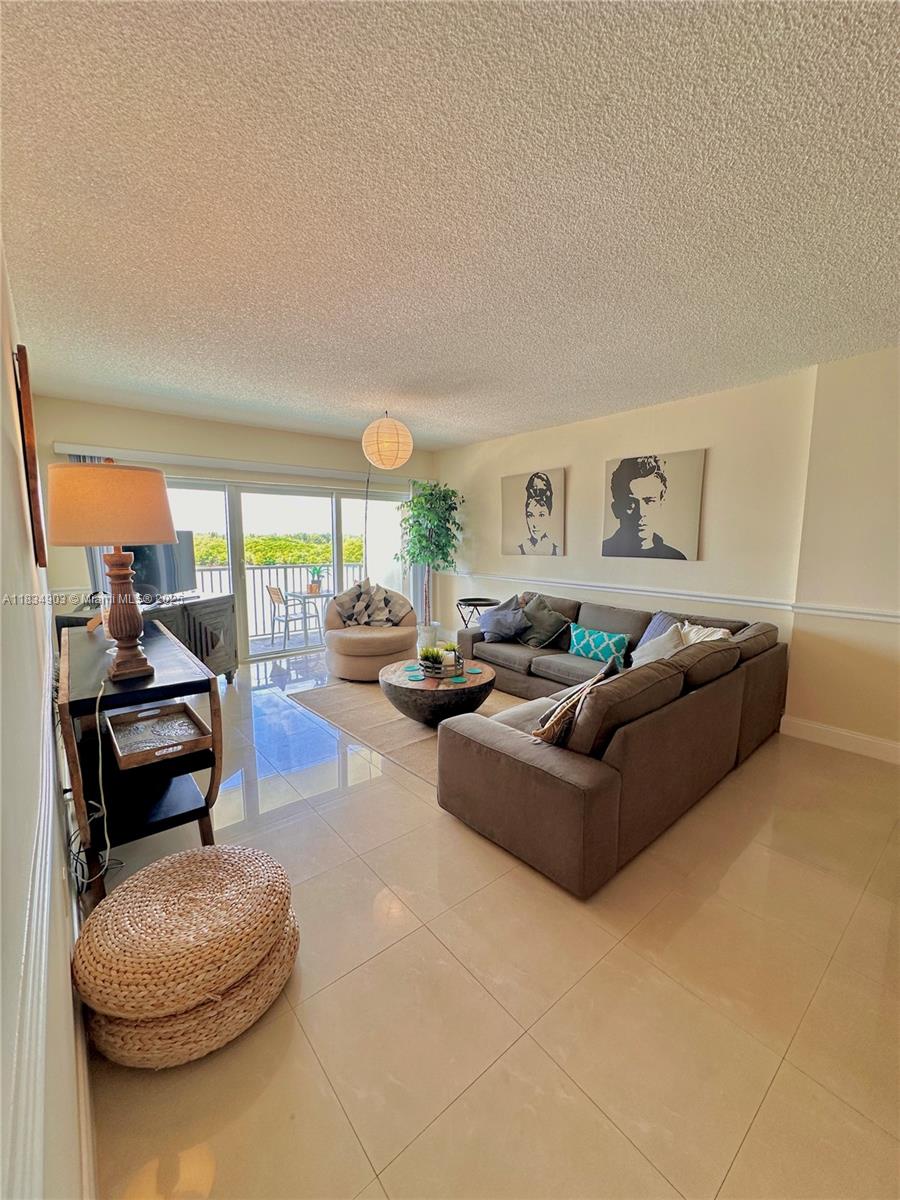 610 2 / 2 1220 sq. ft. $ 2025-07-06 0 foto