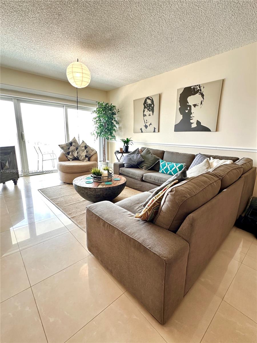 610 2 / 2 1220 sq. ft. $ 2025-07-06 0 foto