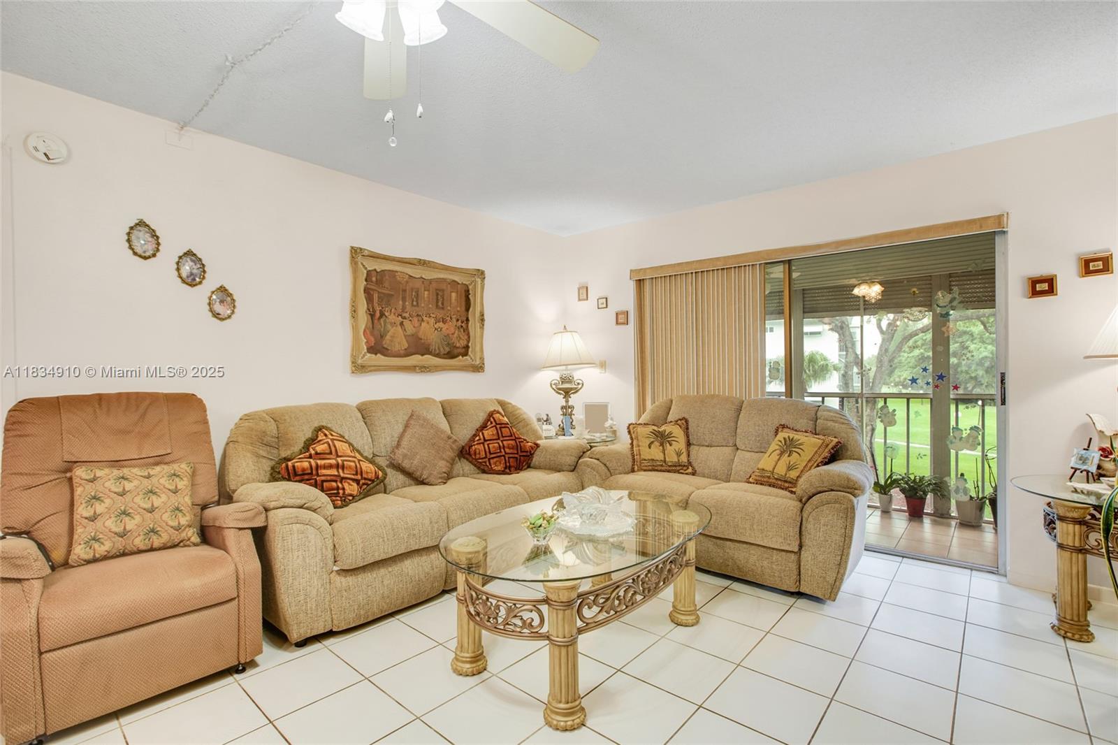 See details 211 1 / 1 700 sq. ft. $ 2025-07-06 0 Photo