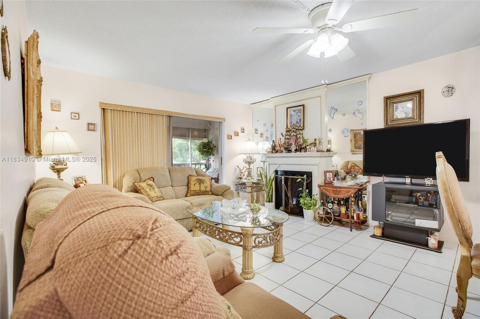 See details 211 1 / 1 700 sq. ft. $ 2025-07-06 0 Photo