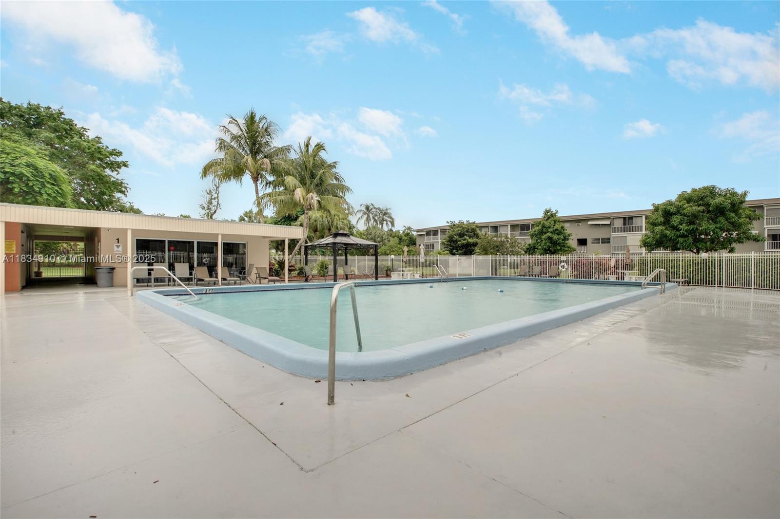 See details 211 1 / 1 700 sq. ft. $ 2025-07-06 0 Photo