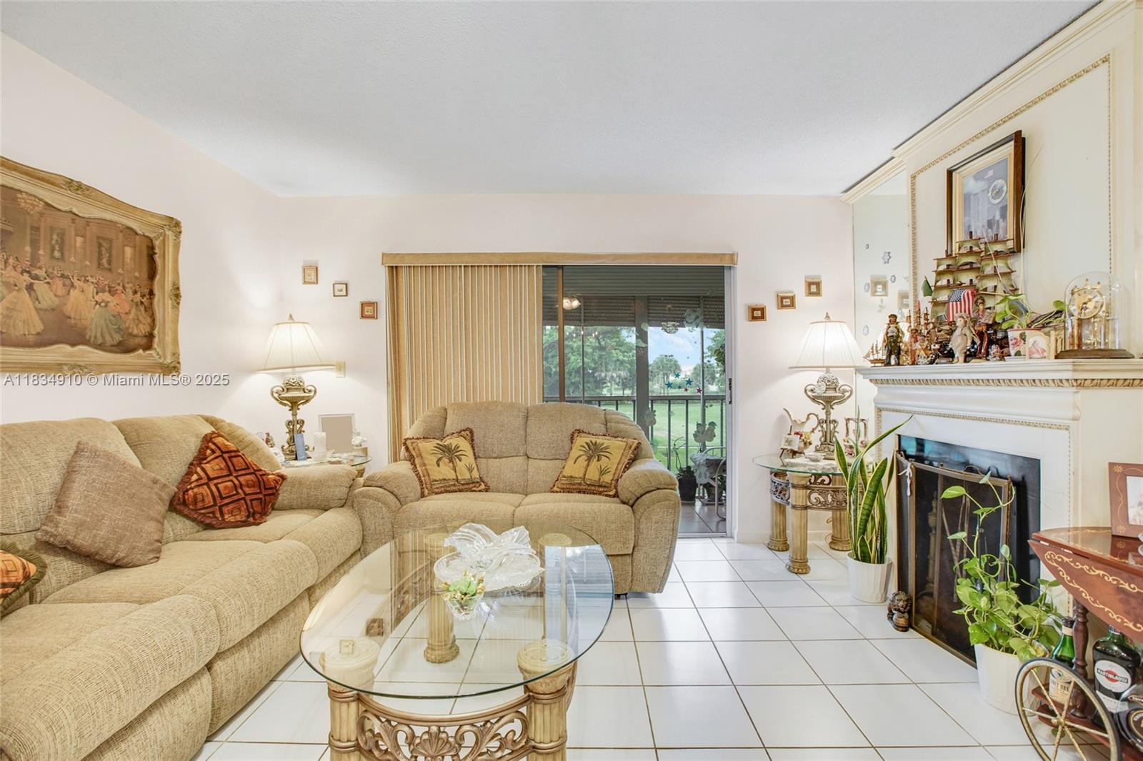See details 211 1 / 1 700 sq. ft. $ 2025-07-06 0 Photo