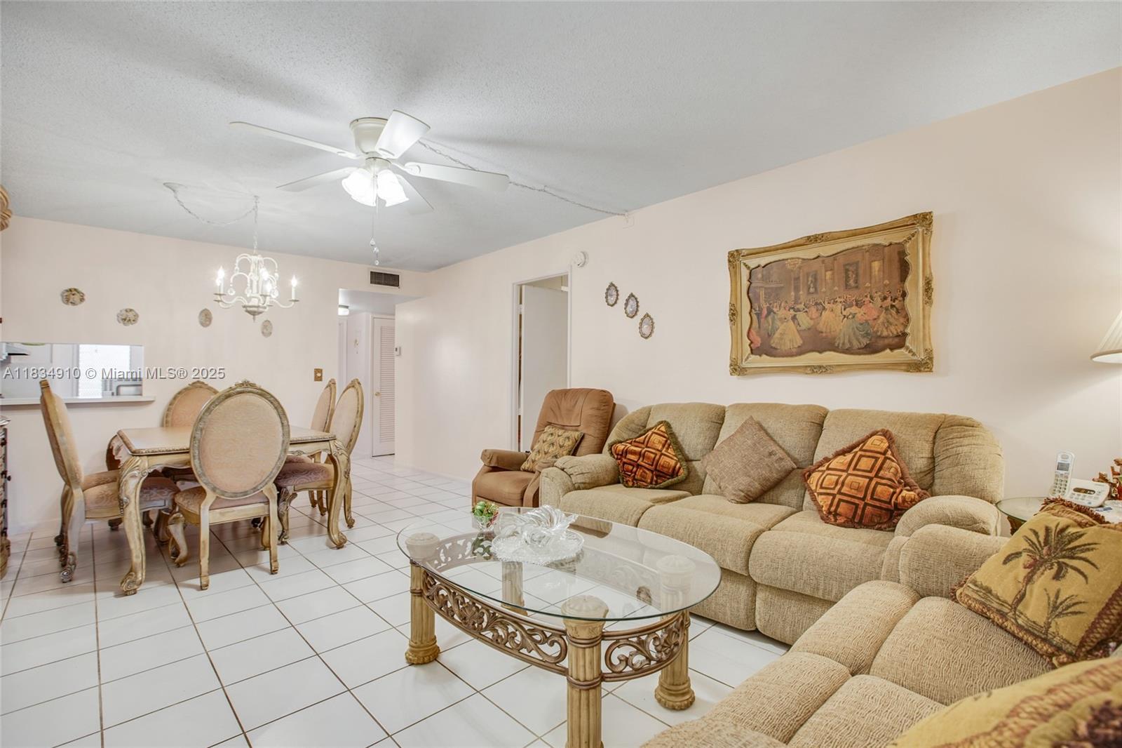 See details 211 1 / 1 700 sq. ft. $ 2025-07-06 0 Photo