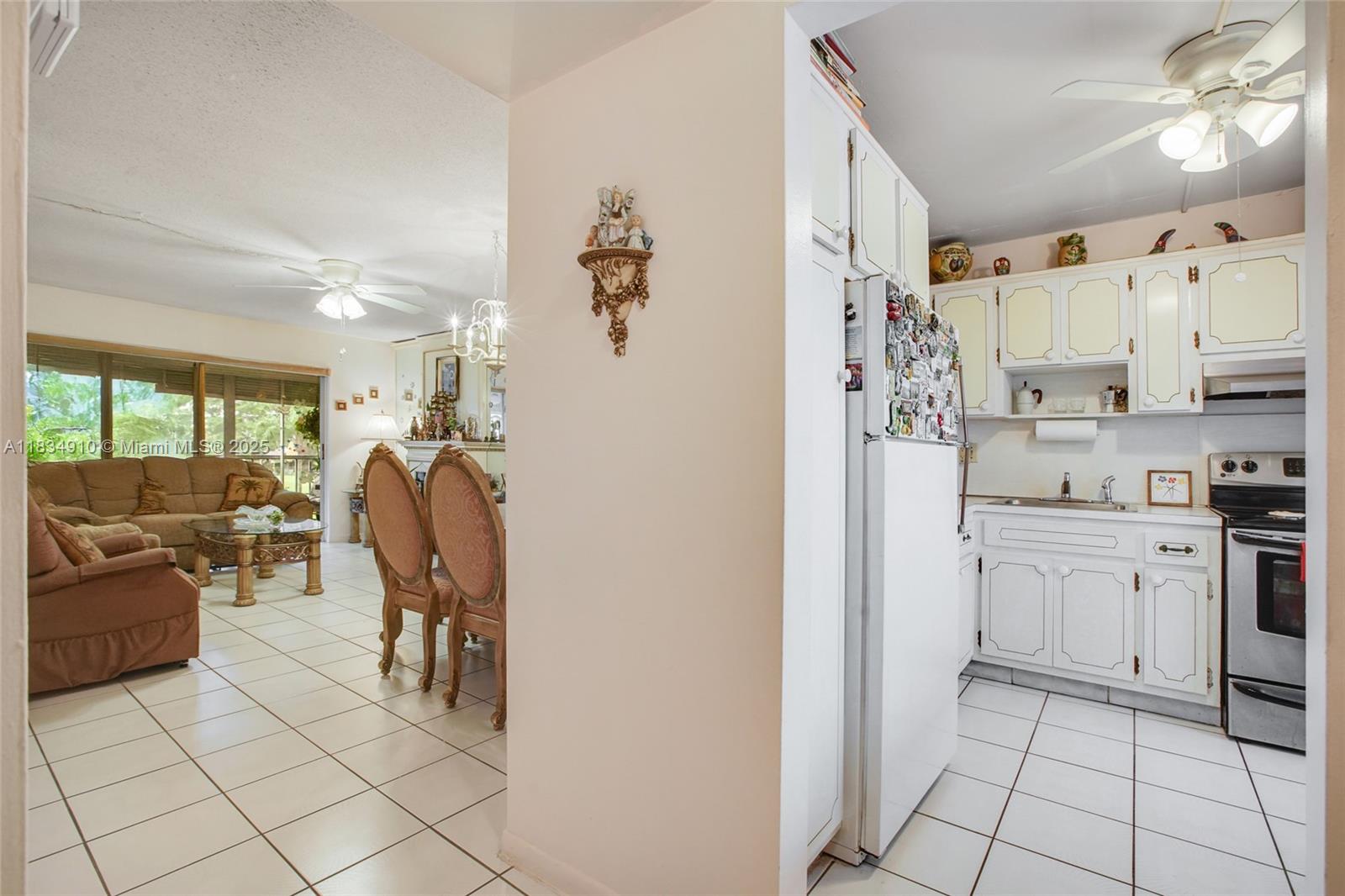 See details 211 1 / 1 700 sq. ft. $ 2025-07-06 0 Photo