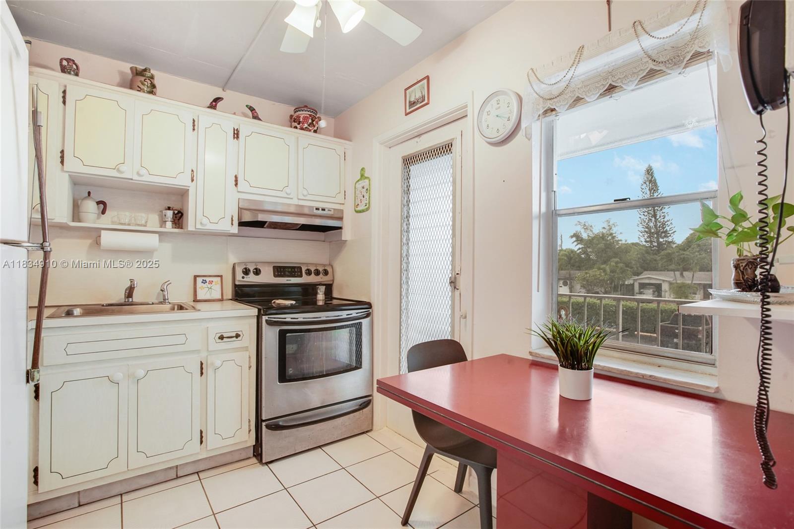 See details 211 1 / 1 700 sq. ft. $ 2025-07-06 0 Photo