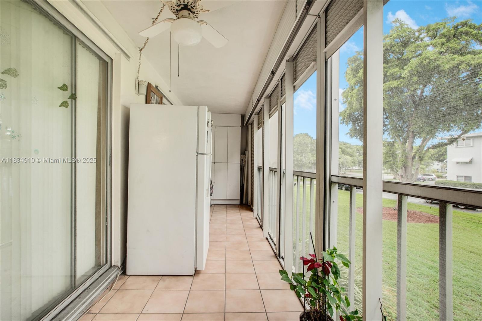See details 211 1 / 1 700 sq. ft. $ 2025-07-06 0 Photo