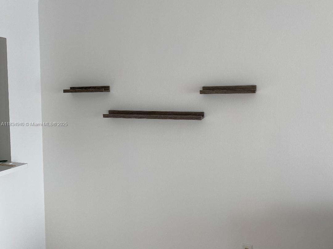 See details 10L 0 / 1 545 sq. ft. $ 2025-07-06 0 Photo