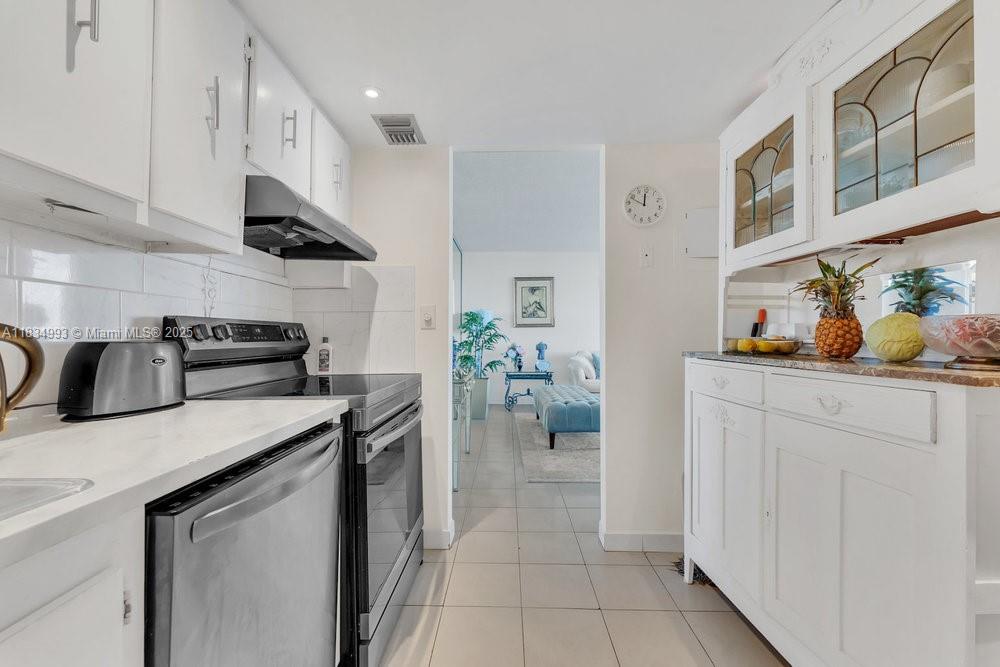 Photo of 20301 Country Club Dr  #1421, Aventura, Florida, 33180 - 