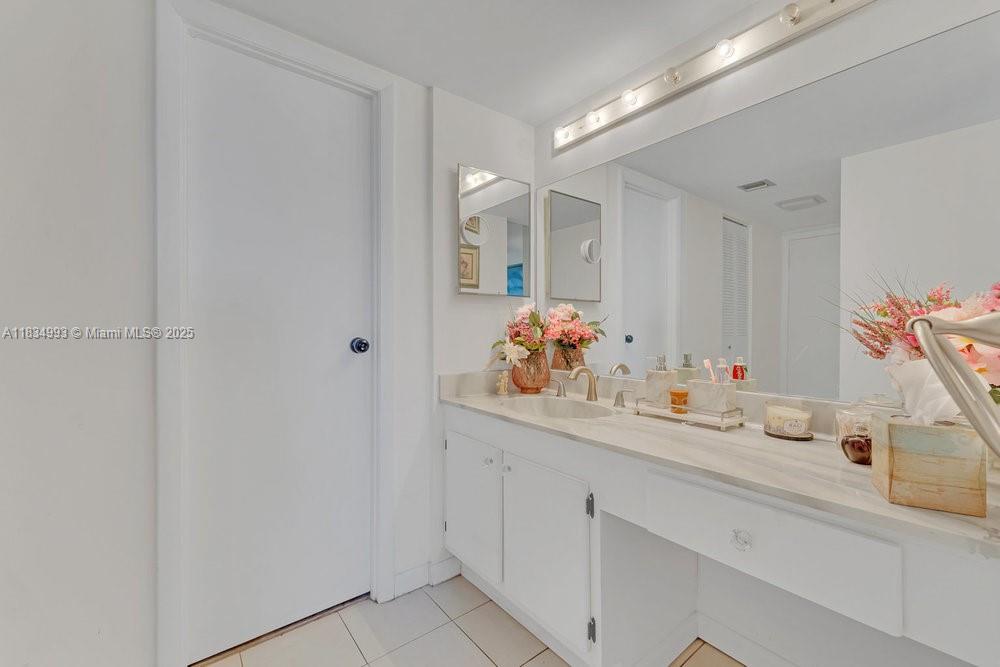 Photo of 20301 Country Club Dr  #1421, Aventura, Florida, 33180 - 