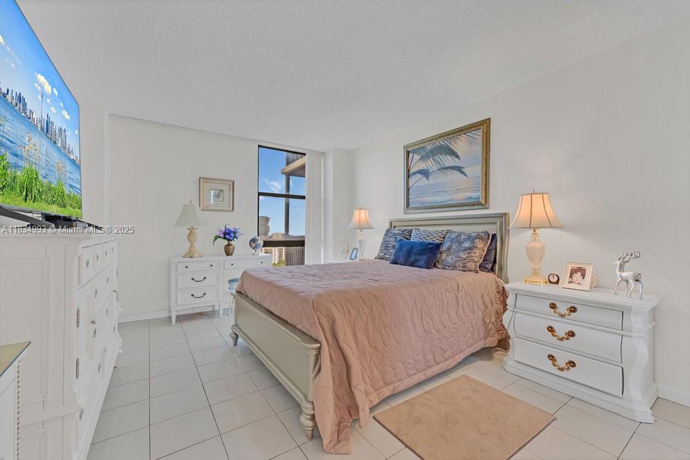 Photo of 20301 Country Club Dr  #1421, Aventura, Florida, 33180 - 
