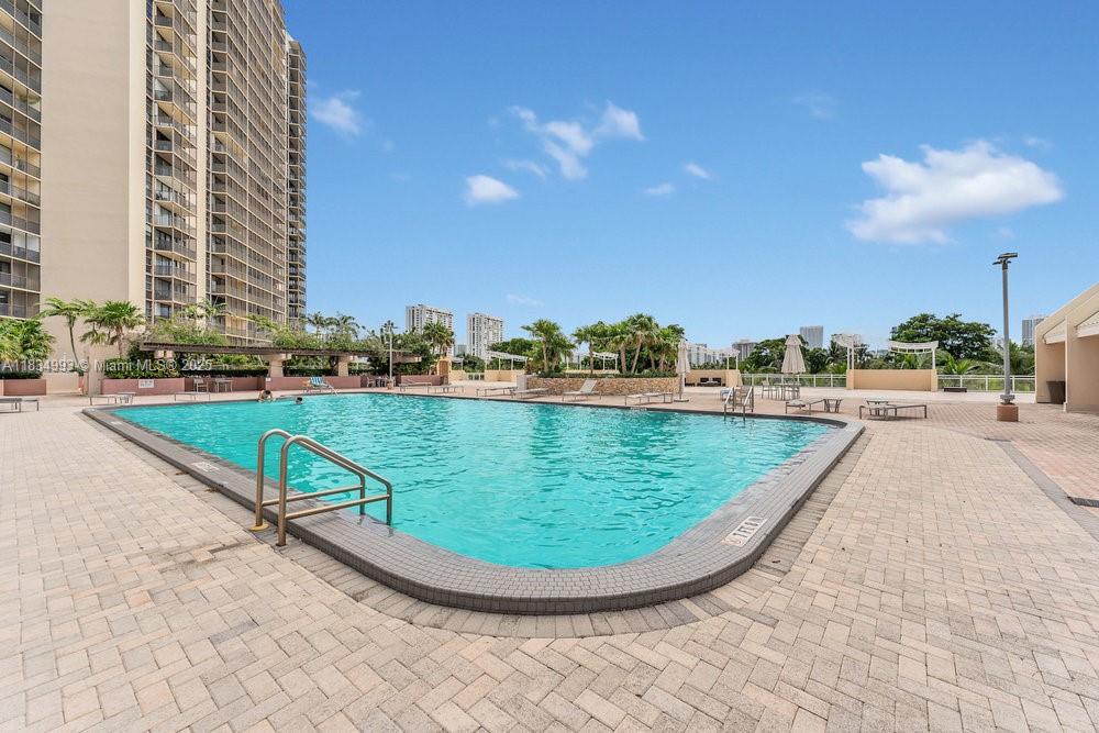 Photo of 20301 Country Club Dr  #1421, Aventura, Florida, 33180 - 