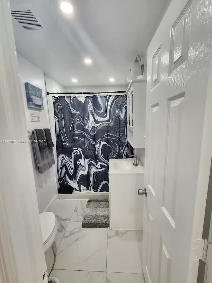 See details / 2367 sq. ft. $ 2025-07-24 0 Photo