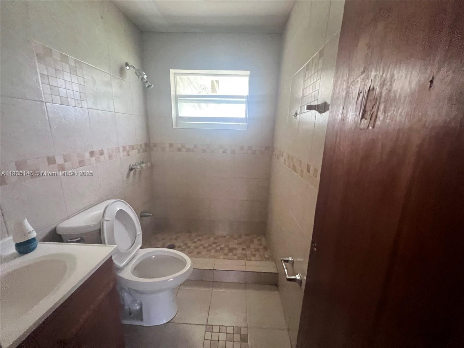 See details / 1100 sq. ft. $ 2025-07-07 0 Photo