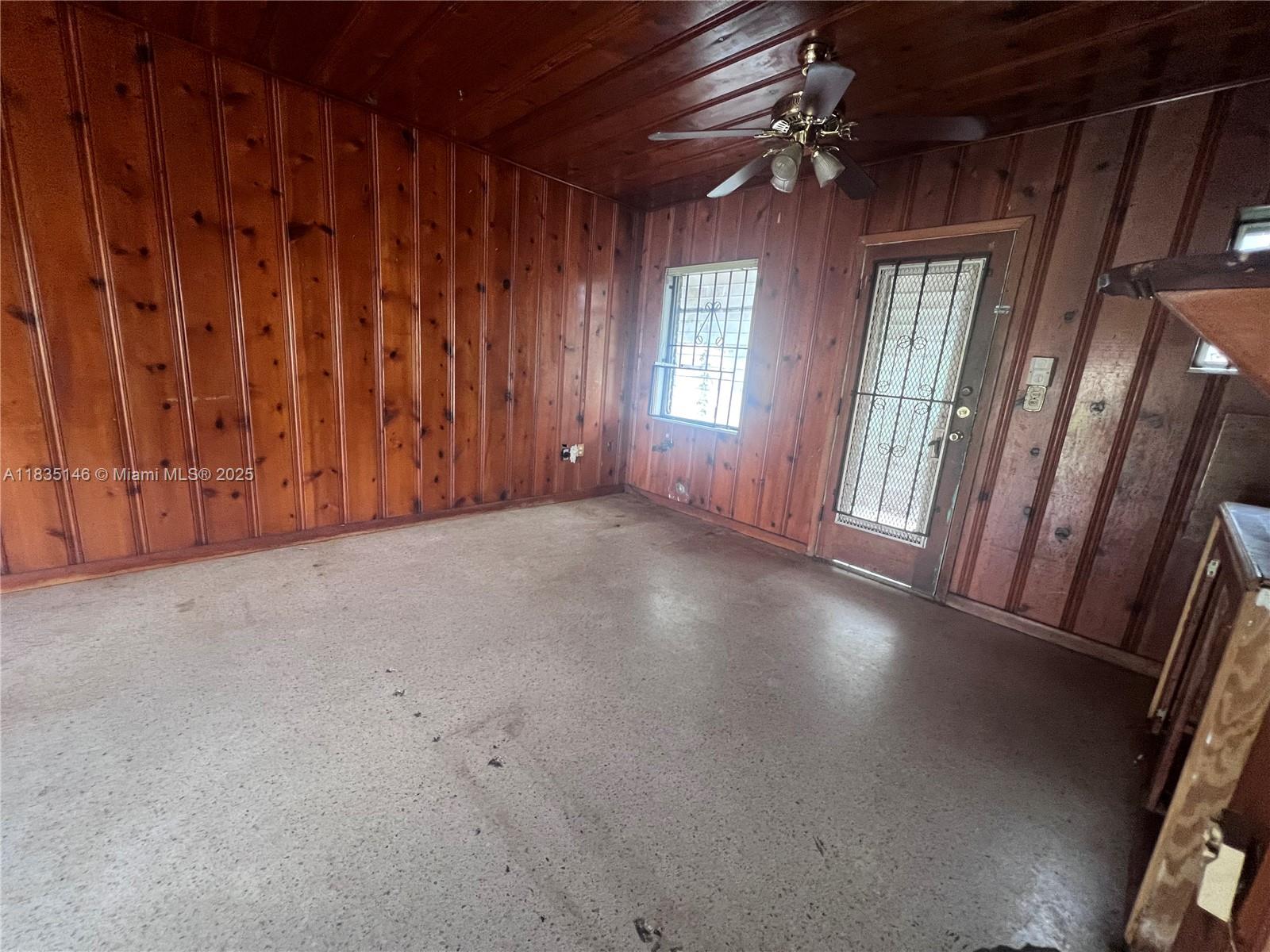 See details / 1100 sq. ft. $ 2025-07-07 0 Photo